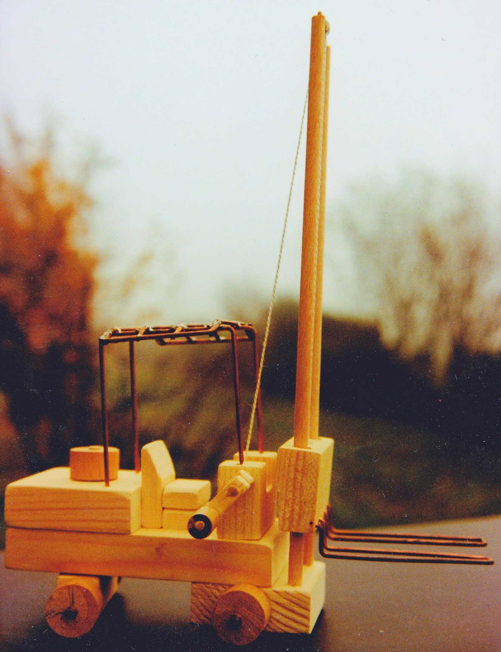 Werkaufgabe mit Werkstoff Holz:   Gabelstapler